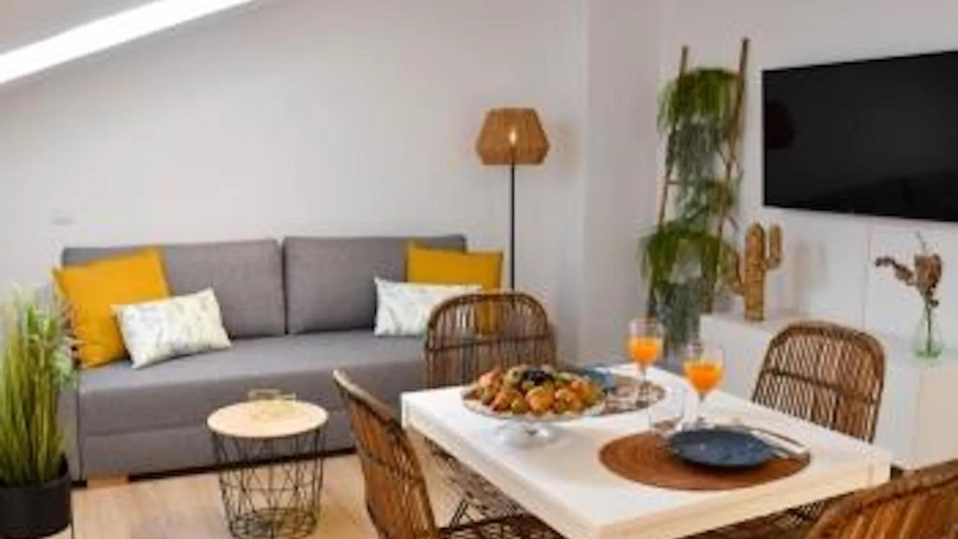 Holidays2Malaga Picasso Area Apartment  Malaga